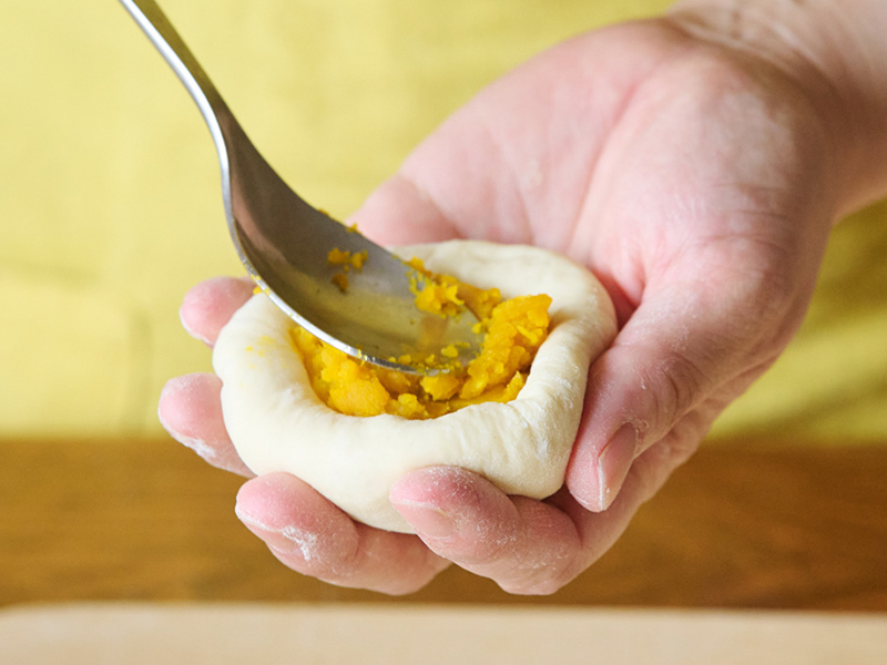 画像9: フライパンでかんたんふっくら「おやきパン」のつくり方。好きな具材でアレンジ自在！食べ比べも楽しいおうちパン／小豆田マチ子さん（キャロットケーキ研究家）