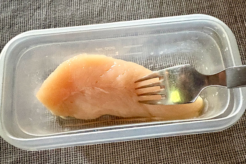 画像3: シャキシャキ食感がたまらない「白菜とみょうがのコールスロー」のつくり方。ささみのコクとオリーブで満足感アップ！｜本多理恵子の「50代からは“手抜き”と“息抜き”」