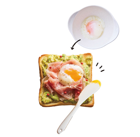 画像: 絶品「アボカドトースト」のつくり方。クリームチーズ＆めんつゆが決め手！温玉のせで“ボリューム満点”ごちそうパン／annkoさん