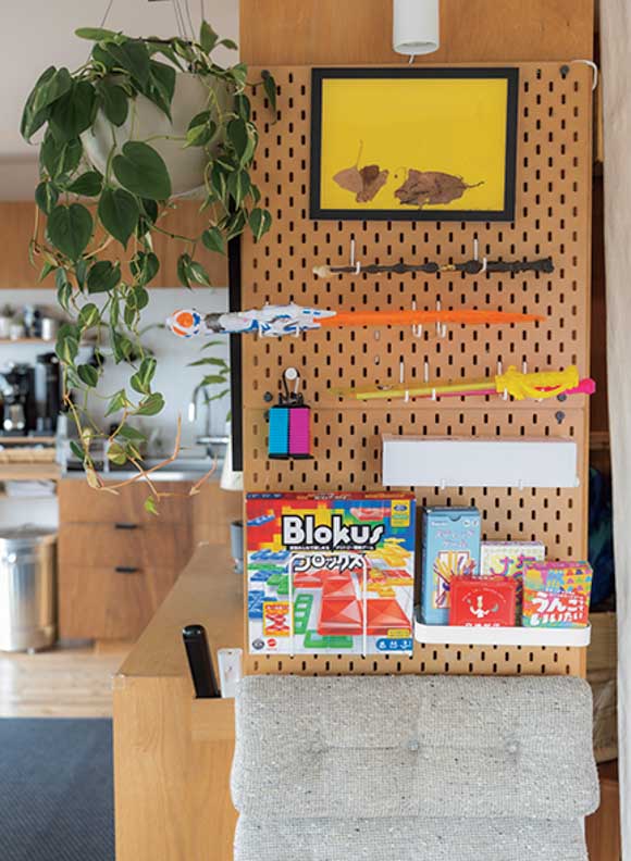 画像3: 部屋のごちゃつきをすっきり見せる「かごや布」の活用術。視覚的な余白で“統一感を出す”ひと工夫とお気に入りの収納グッズ/整理収納コンサルタント・本多さおりさん