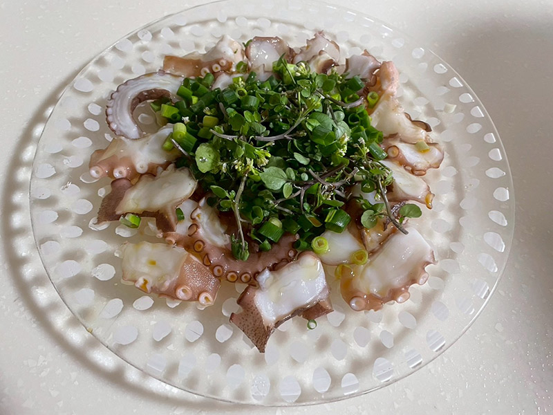画像1: 旅の2日後<夕食> 「たこのカルパッチョ」と「鯛めし」