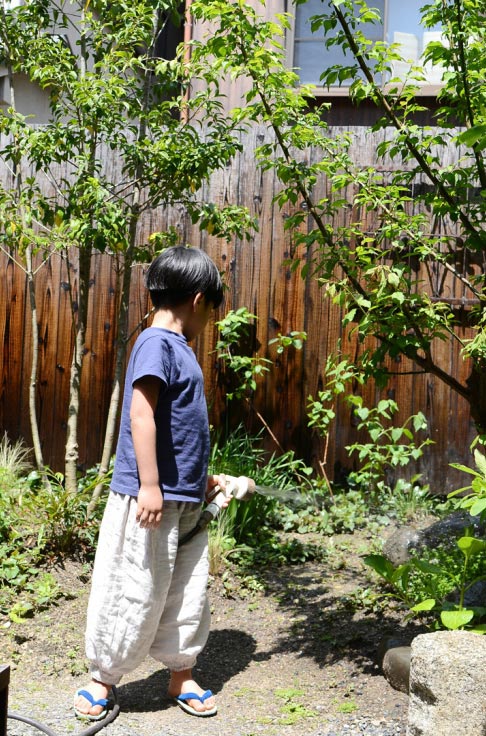 画像: 庭とともに子どもたちも大きくなりました。この先離れることになっても、この庭で過ごした記憶が少しでも残っているといいな