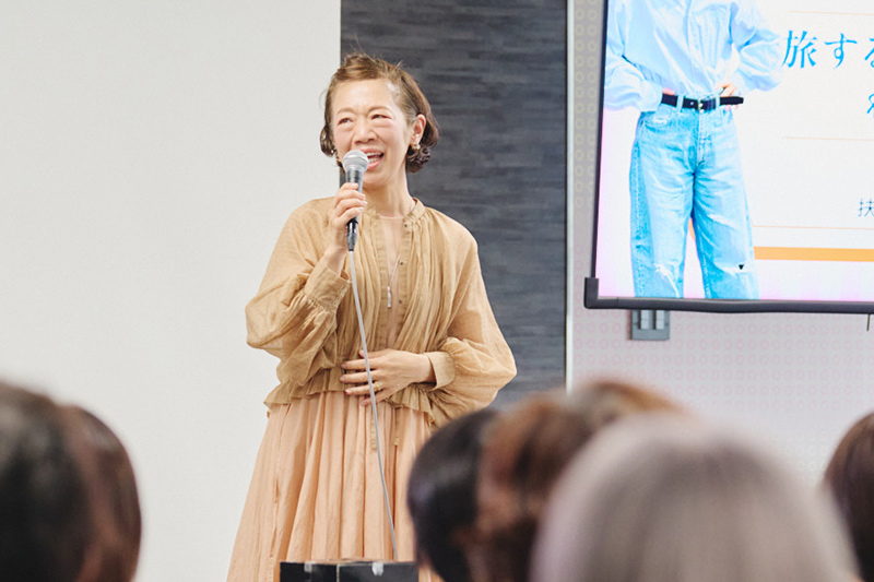 画像: 久しぶりの講演会でキンチョーのあまり、椅子を用意してくださっているのに気づくと立ってる（笑）