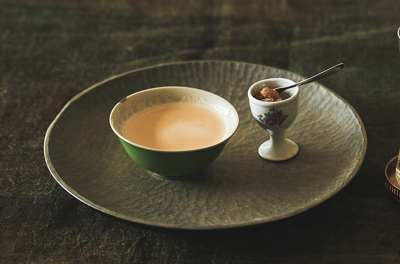 画像: 中国茶のアレンジレシピ1 「黒茶ミルクティー」のつくり方