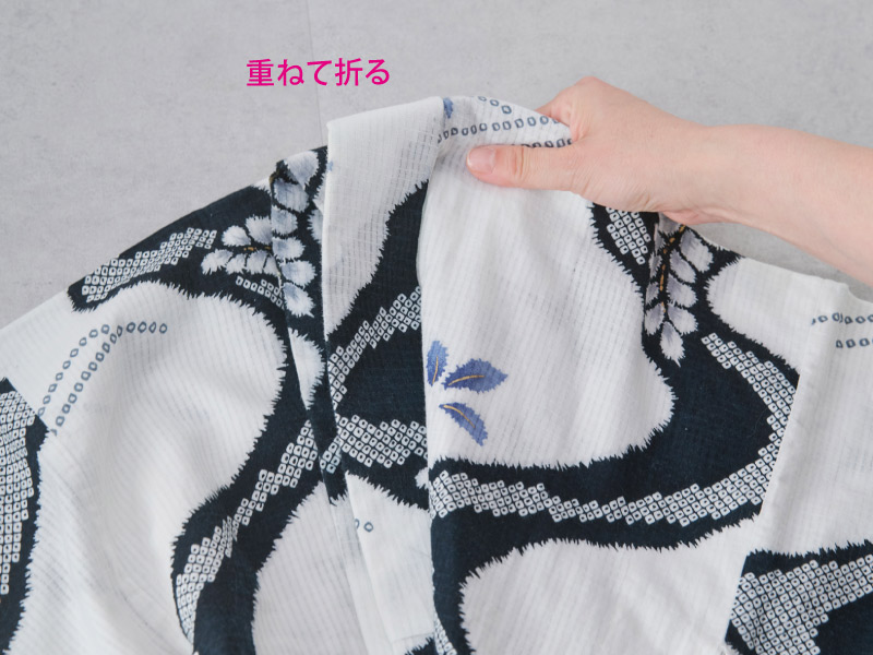 画像2: 浴衣の「基本のたたみ方」と“しわなく”きれいにしまうコツ。プロの着付師に教わるシーズン終わりに知っておきたい保管法/着付師・橘川麻実さん