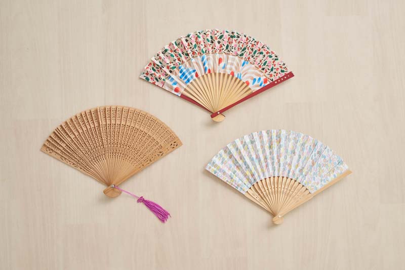 画像1: 大人の浴衣の着こなし方３ 扇子を持つ