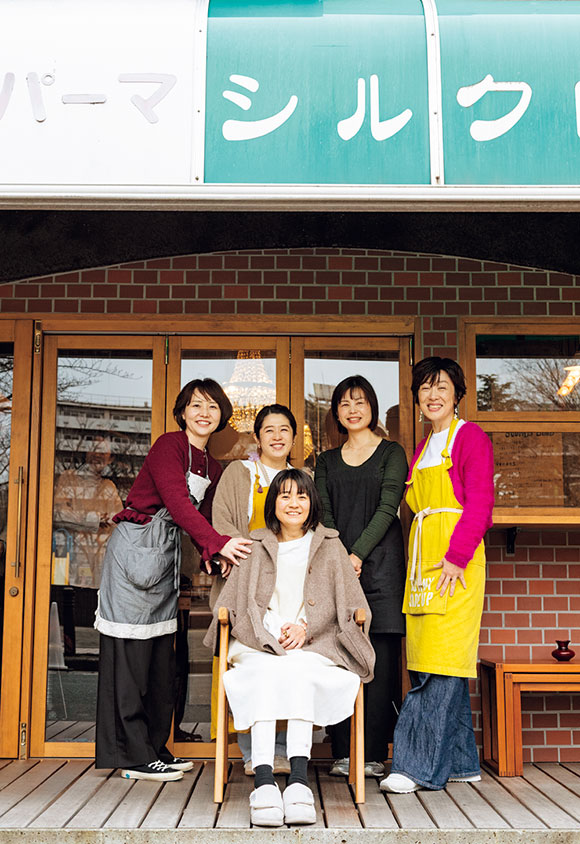 画像: 喫茶店の人気メニュー「ワンプレートランチ」などを、今回は息子のタカラくんが通っていた幼稚園のママ友たちが再現