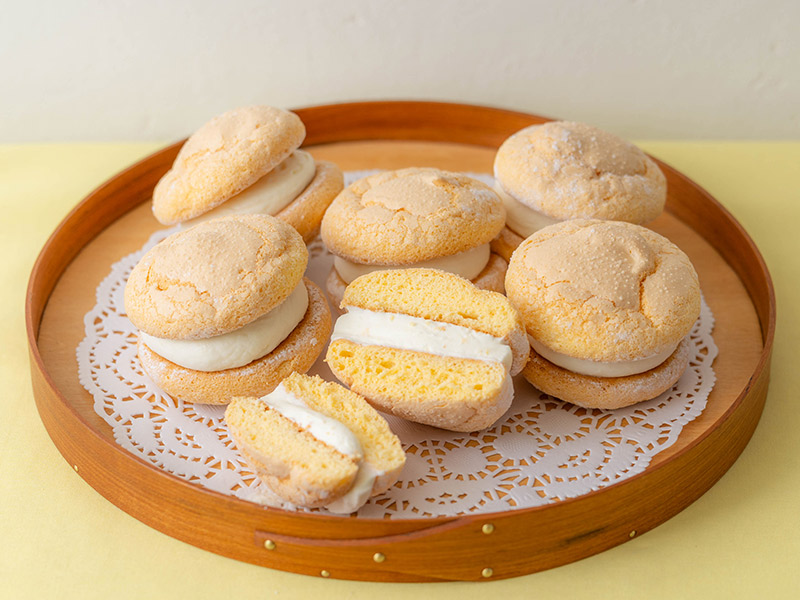 画像: 愛らしい焼き菓子、小さなミニ・ブッセ