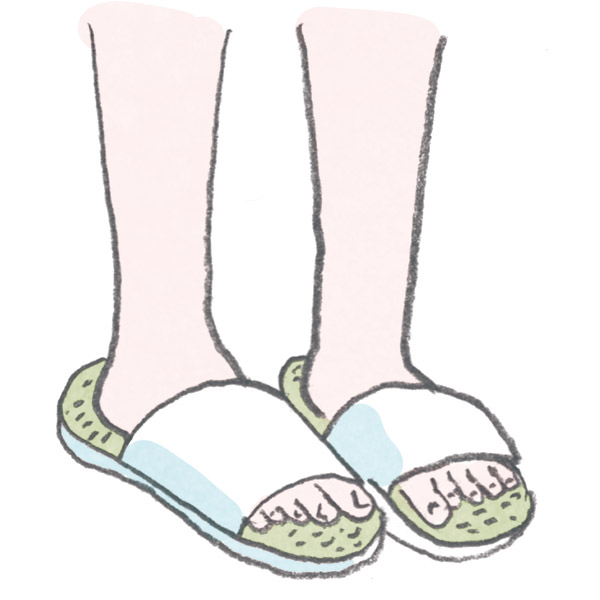 画像: 工夫2 いぐさのスリッパで足元に涼を