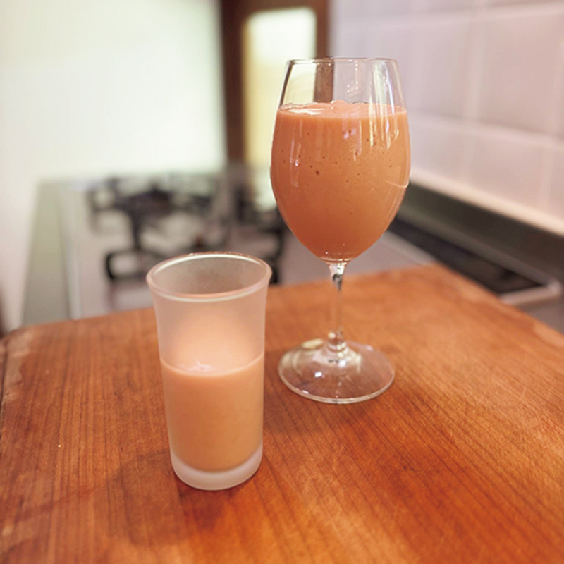 画像: 朝の楽しみ 朝食は甘酒と季節の果物で