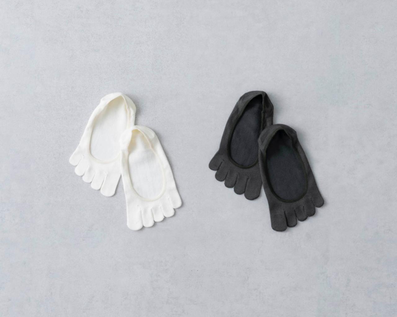 画像: シルク5本指カバーソックス 各1,980円/タビオレッグラボ(タビオ)