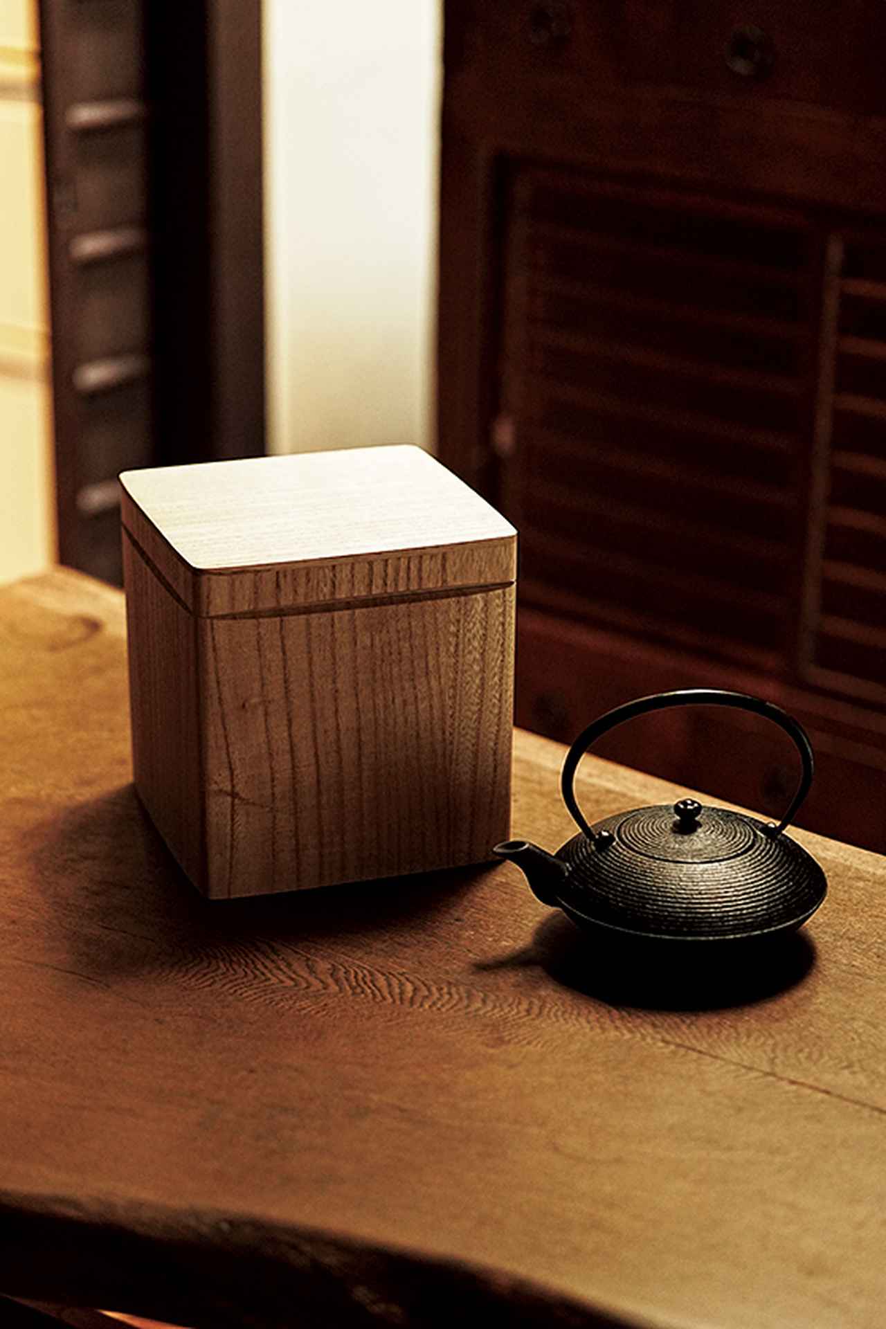 画像: 仕事のごほうびは、桐の米びつや南部鉄器の鉄瓶など長く使えるものを