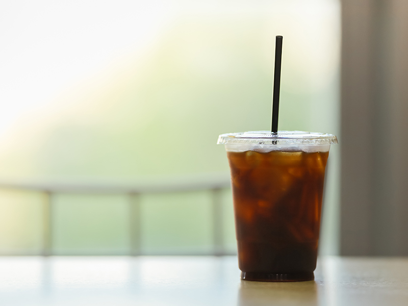画像1: 屋外でできる暑さ対策 05 冷たい飲み物は少量ずつ口にふくむ