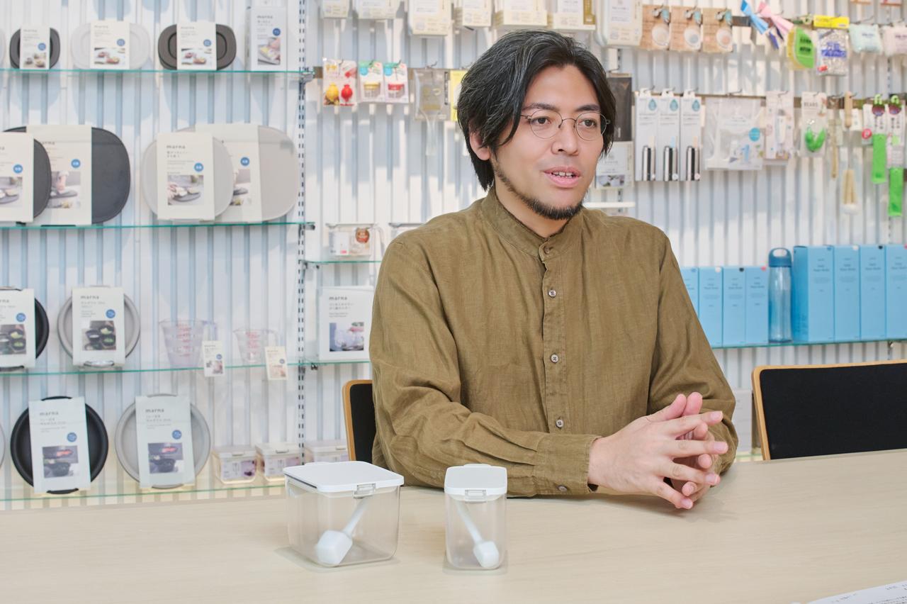 画像: 「『妥協しない』というのが、社長の理念。開発期間を延長してでも、お客さまに喜ばれる品をつくるという姿勢で取り組んでいます」と谷口さん