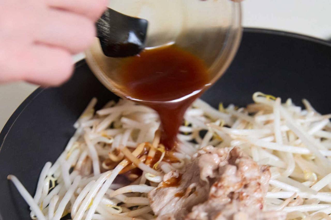 画像3: シャキシャキ「豚こまともやしの炒めもの」のつくり方。スピード勝負！料理の腕前がワンランク上がる“水っぽくならない”コツ／料理研究家・小林まさみさん