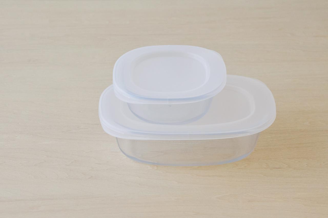 画像: 2025年秋に発売した商品。冷凍保存もでき、つくりおきの小分け保存にも活躍する。650mLと250mLサイズを展開。写真のカラーは「クリア」