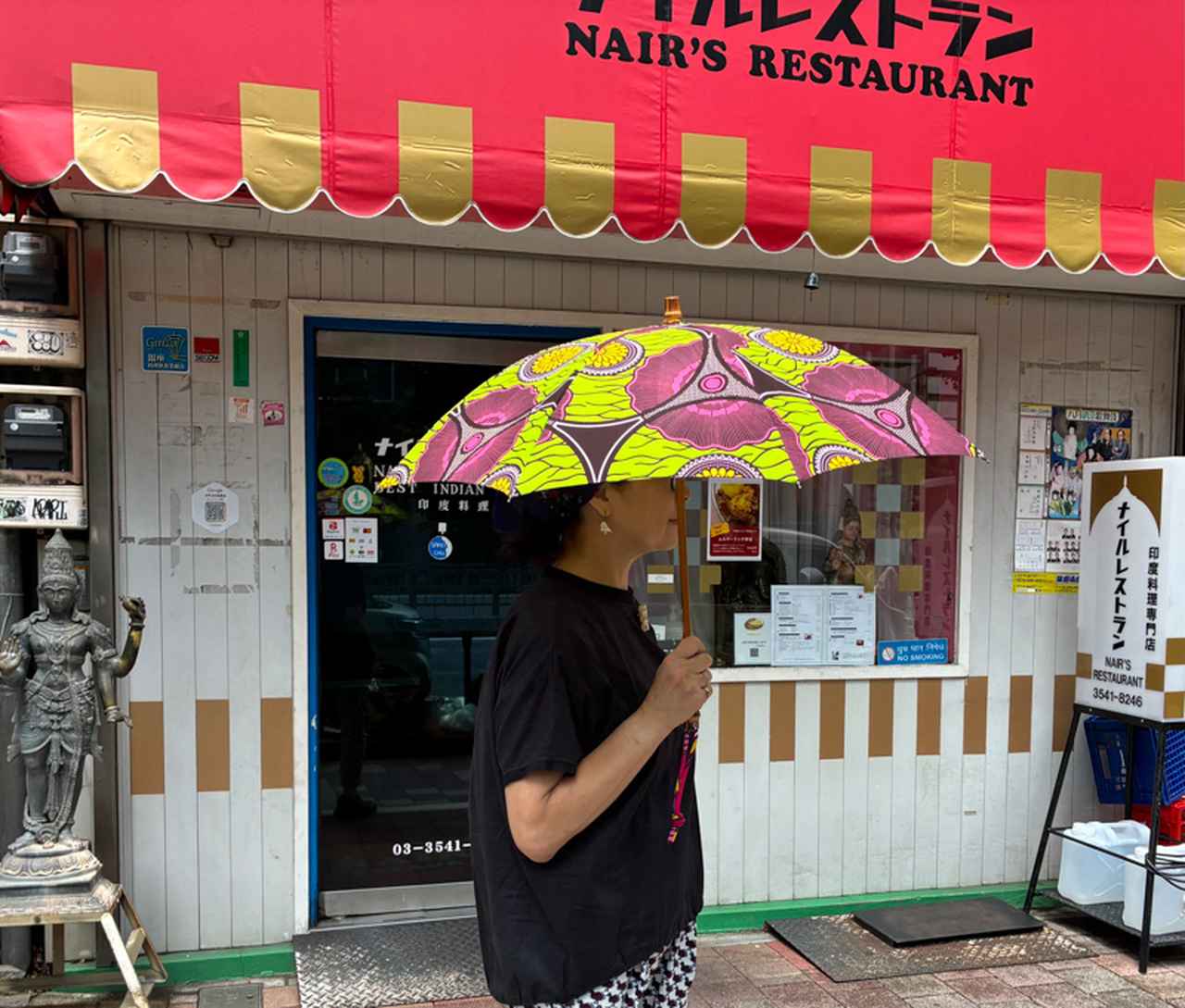 画像: 表面に撥水加工とUV加工を、裏面には防水加工が施されているので急な雨でも安心