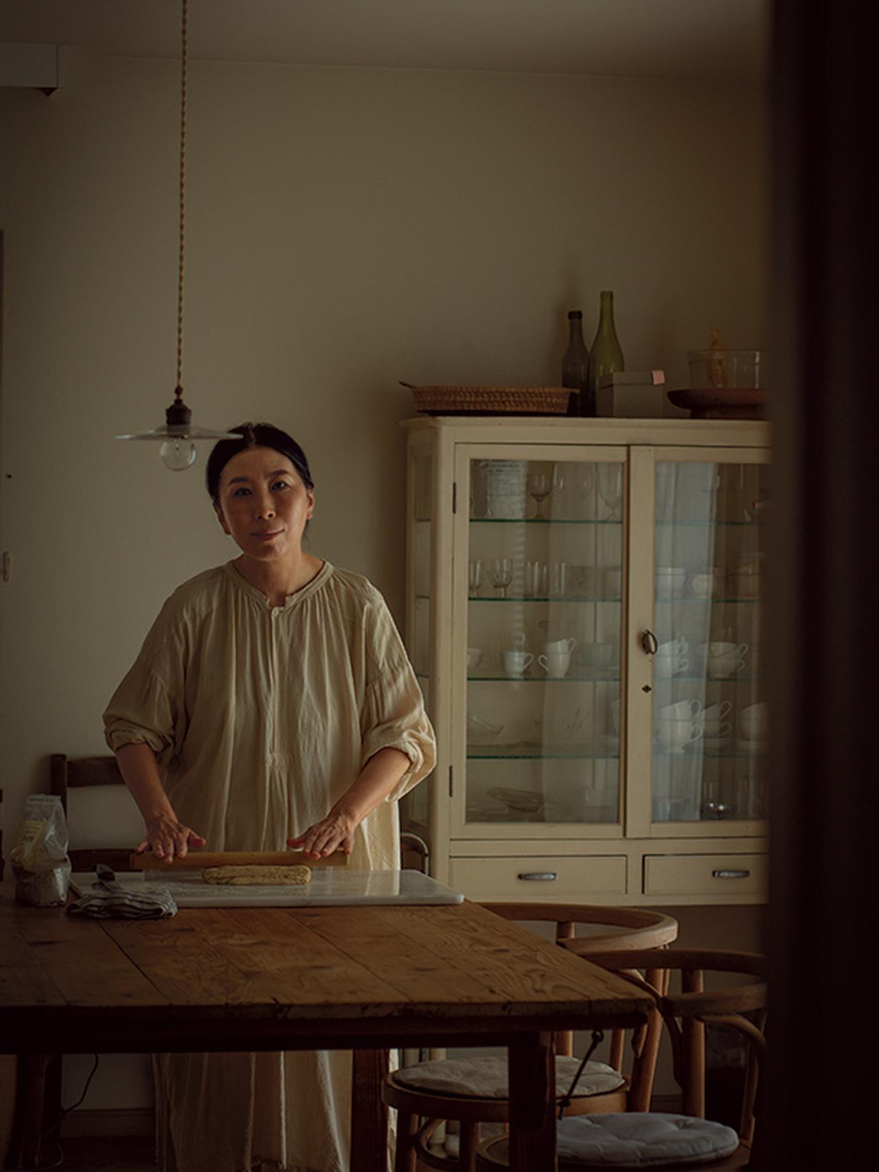 画像: 夜ならではの、自分と家族のためだけのお菓子づくり。仕事の責任感を忘れて、自由な配合で楽しむ