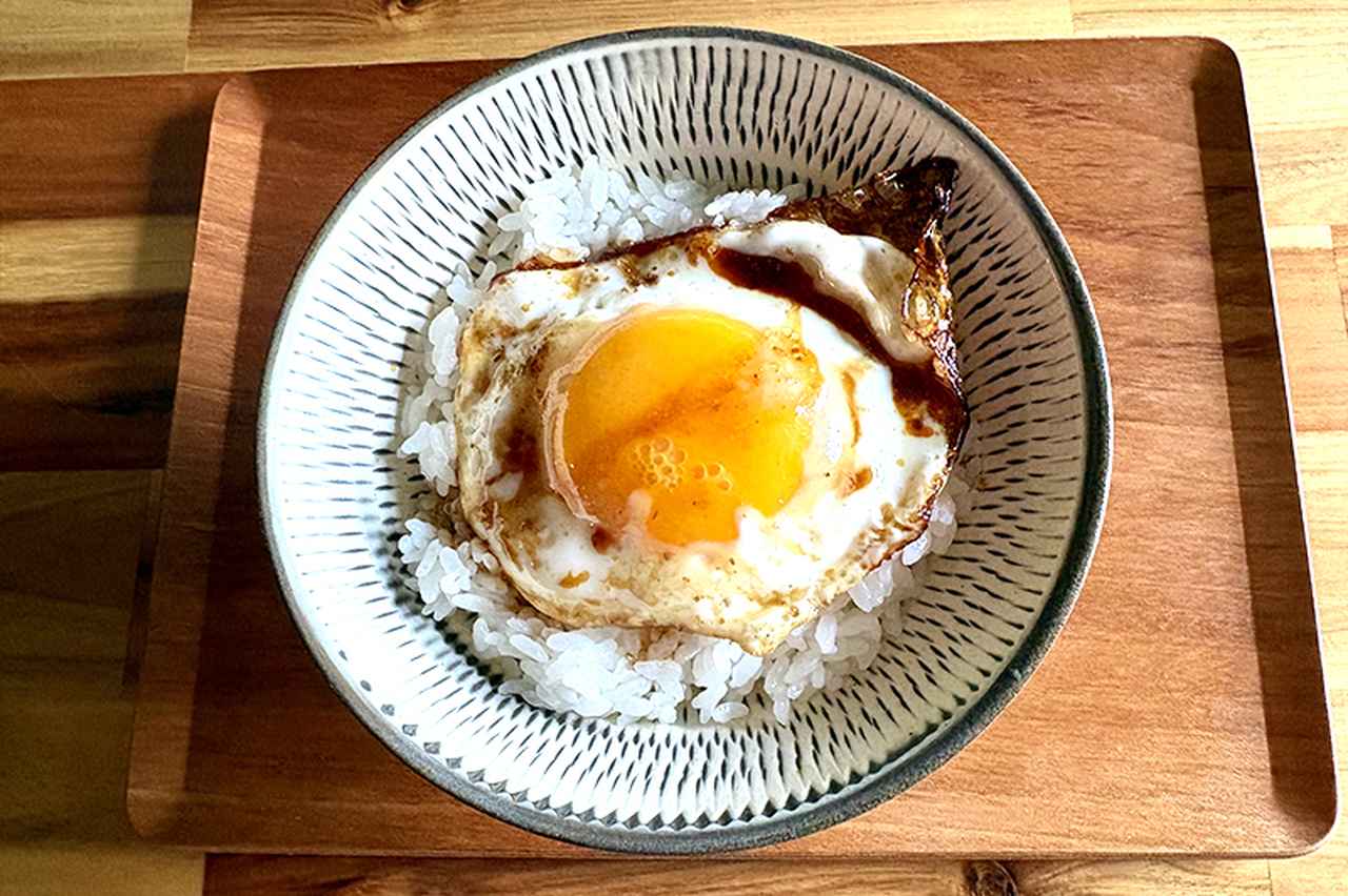 画像: 余った焼肉のたれで、目玉焼きごはん