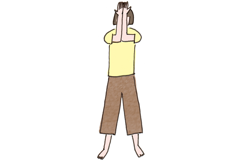 画像: 肩甲骨を広げる