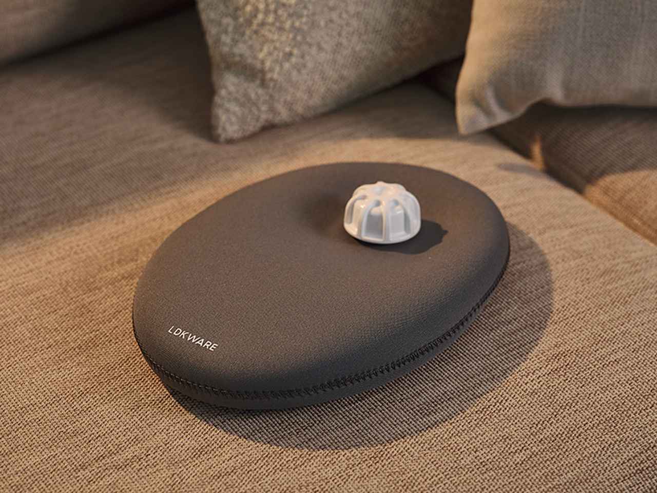 画像: 「LDKWARE」の「やわらか湯たんぽ」はウェットスーツ用の素材でできているのでやわらかく、体に当てたときの感触もやさしい