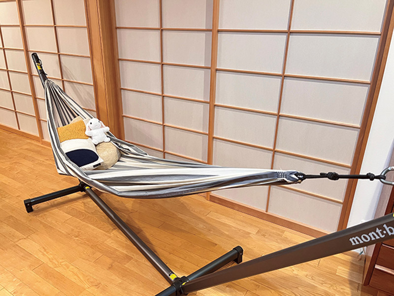 画像: 昨年体調を崩したときに「気持ちが明るくなるものを」と購入したハンモック。ふっと脱力でき、森の中にいるような気持ちに