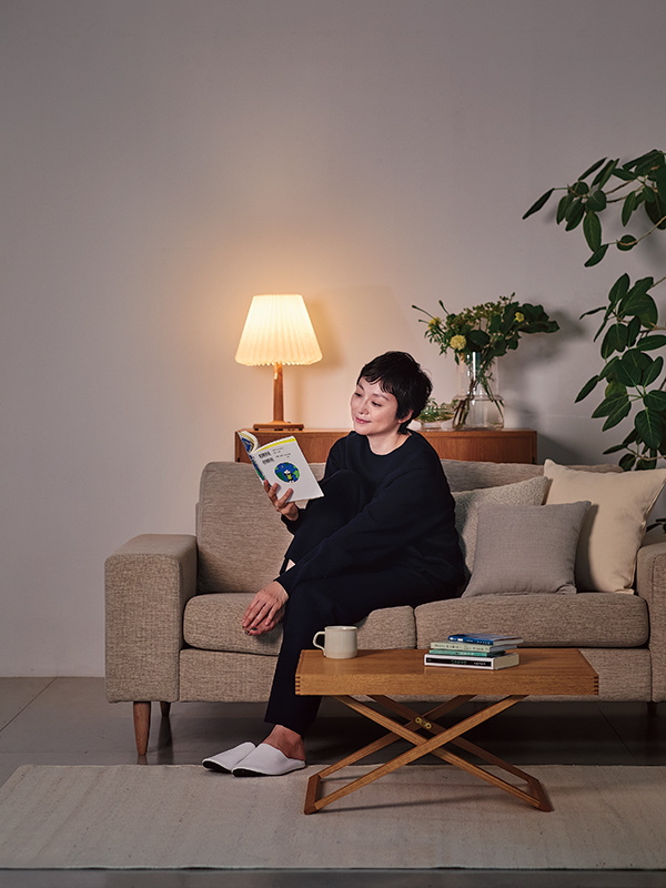 画像: 読書タイムは体もくつろぐ温かい飲み物と一緒に。夜はカフェイン量の少ないハーブティーや中国茶が中心