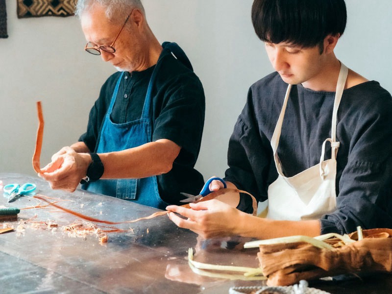 画像: かご編みワークショップで制作したときの様子