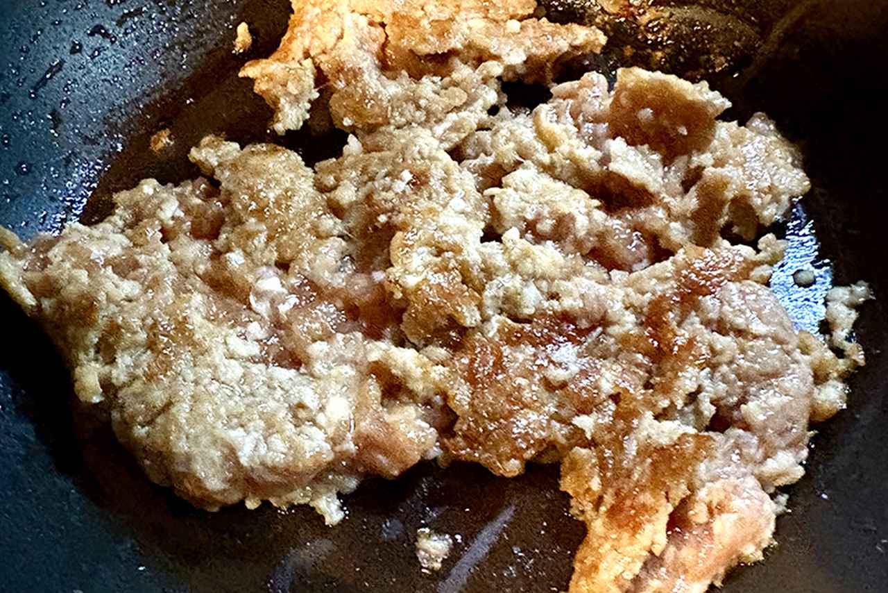 画像3: ごはんがすすむ「じゃがいもとひき肉の甘辛炒め」のつくり方。冷めてもおいしい！お弁当にもおすすめのおかず｜本多理恵子の「50代からは“手抜き”と“息抜き”」