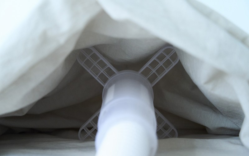 画像: 付属の専用アタッチメントをつければ、キングサイズまでの大型ふとんに対応