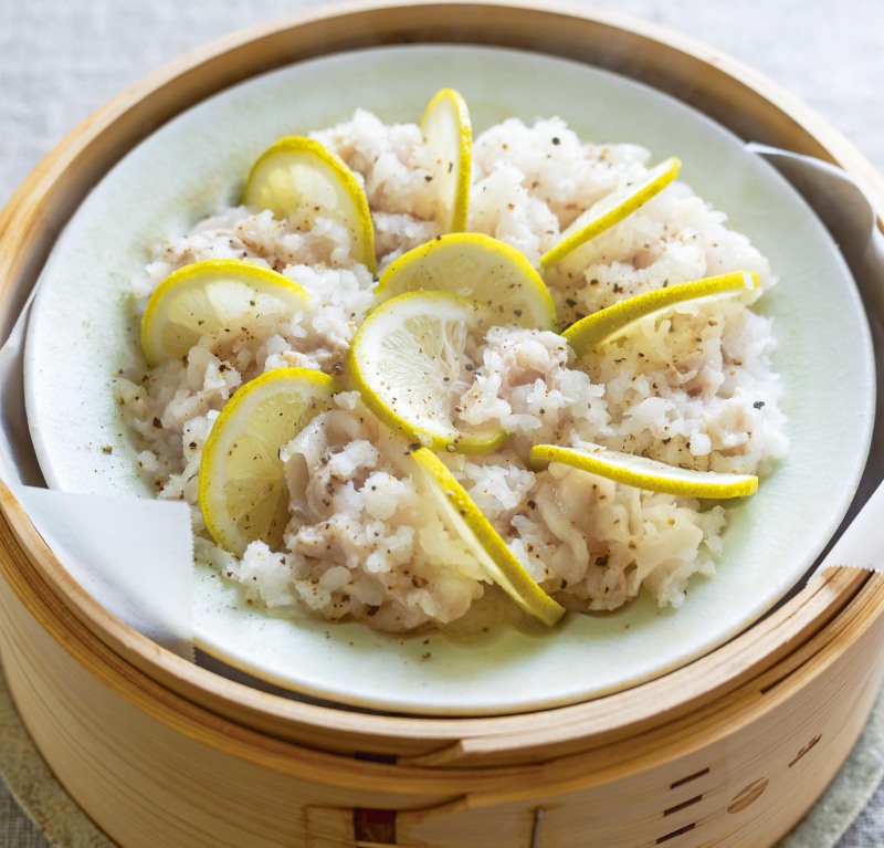 画像: 秋のせいろ料理 「豚のみぞれ蒸し」のつくり方