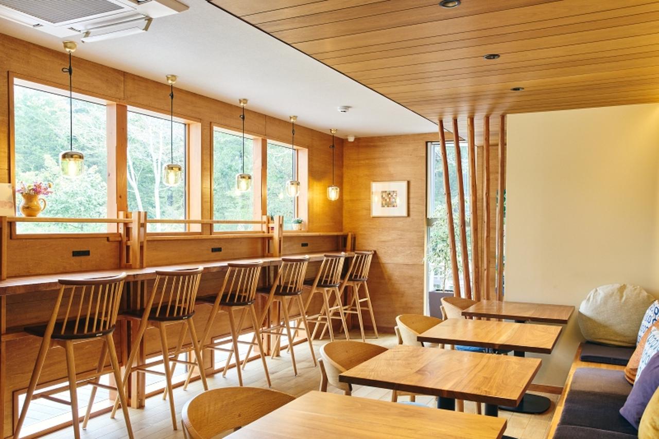 画像: 気持ちのいいカフェの店内