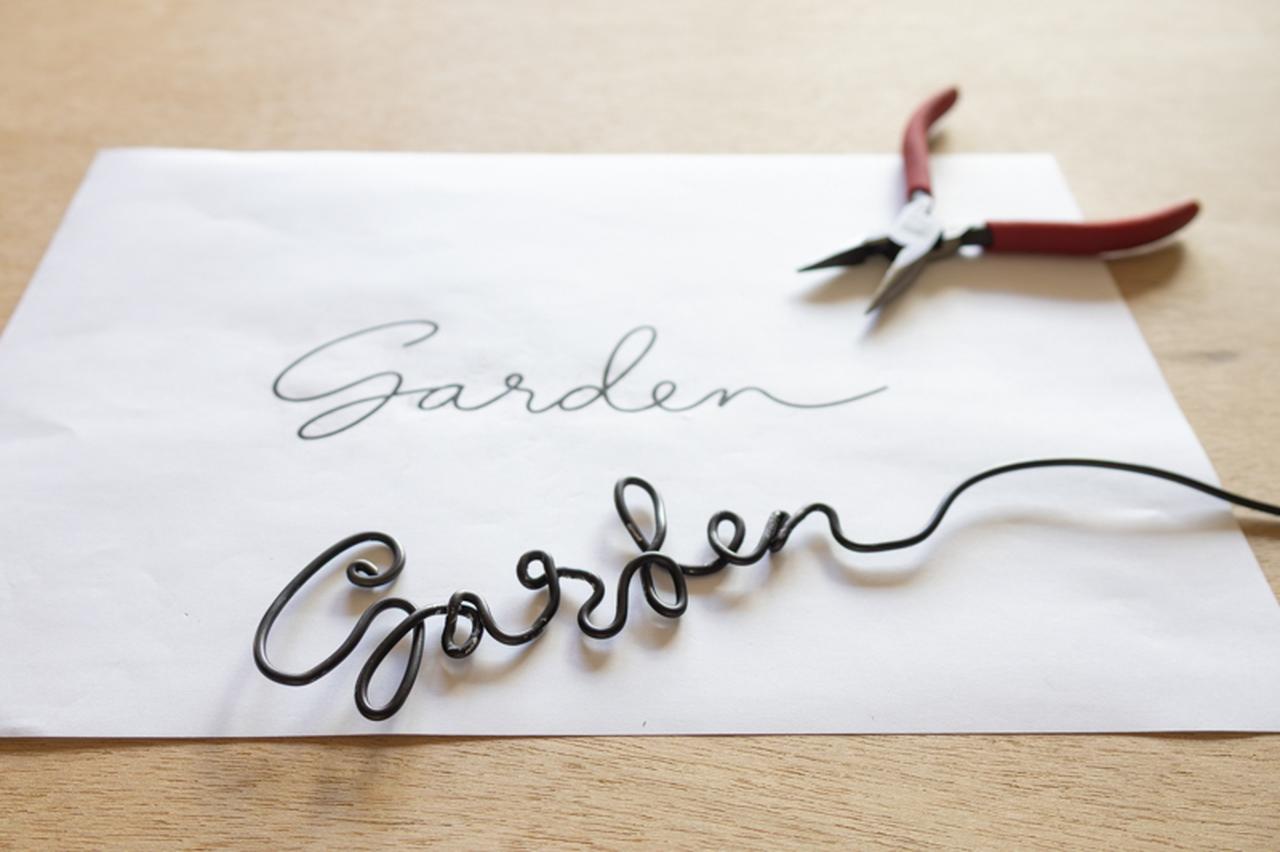 画像: 下書きを目安にしながら、自分の手でつくったひとつだけの「Garden」が完成