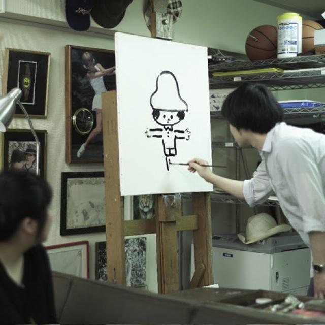 画像: 100%ORANGE 日本のイラストレーター。 及川賢治と竹内繭子の2人組。 東京都在住。 イラストレーション、 絵本、 漫画、 アニメーションなどを制作している。 イラストレーションに「新潮文庫 Yonda?」(新潮社)、 よりみちパン!セ挿画(イースト・プレス)、 絵本に『ぶぅさんのブー』(福音館書店)、 『思いつき大百科辞典』(学研)、 『ひとりごと絵本』(リトルモア)、 漫画に『SUNAO SUNAO』(平凡社)などがある。 『よしおくんが ぎゅうにゅうを こぼしてしまった おはなし』(岩崎書店)で第13回日本絵本賞大賞を受賞。