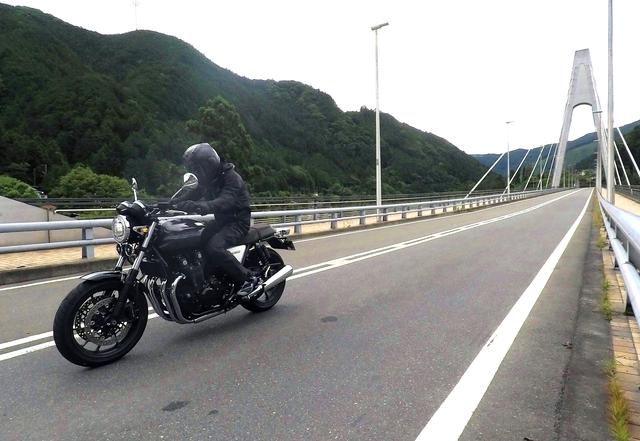 画像3: CB1000Rってこんなバイク!