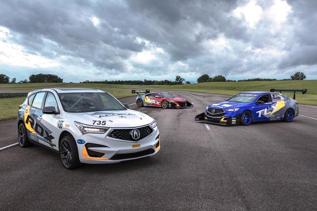 画像: 2018年のパイクスを戦ったHonda=Acura勢。手前から最新のスポーティSUV RDX、ゴツ目のスポーティサルーンTLX、ピュアスポーNSXと、多彩なバリエーションが揃っています。