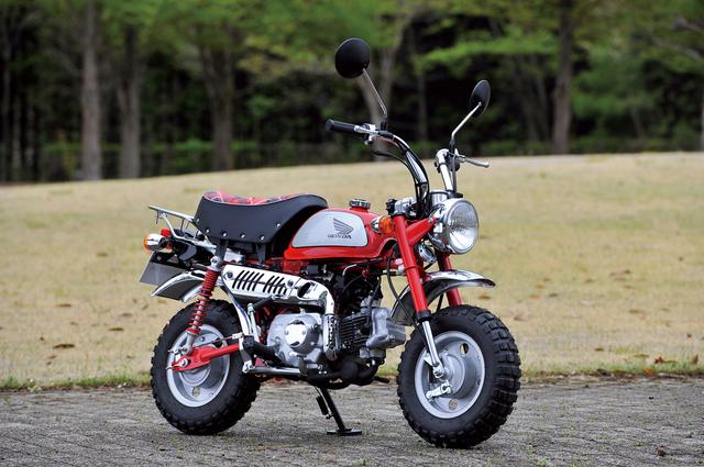 画像: 2009 Z50Z/Limited JBH-AB27 ●エンジン型式:空冷4ストロークOHC単気筒●最高出力:3.4ps/8,500rpm●最大トルク:0.35㎏-m/5,000rpm●車両重量:68㎏●燃料タンク:4.3L●サスペンション(前・後):テレスコピック・スイングアーム●タイヤサイズ(前後ともに):3.50-8●価格:28万9,800円/30万9,7500円(リミテッド)