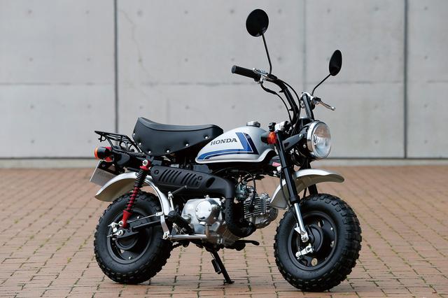 画像: 2004 MONKEY Special ●エンジン型式:空冷4ストロークOHC単気筒●最高出力:3.1ps/7,500rpm●最大トルク:0.32㎏-m/6,000rpm●車両重量:63㎏●燃料タンク:4.5L●サスペンション(前・後):テレスコピック・スイングアーム●タイヤサイズ(前後ともに):3.50-8●価格:21万円