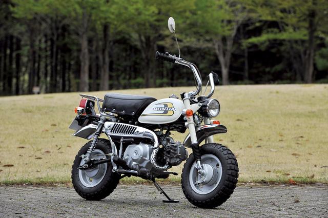 画像: 1947 Z50J ●エンジン型式:空冷4ストロークOHC単気筒●最高出力:2.6ps/7,000rpm●最大トルク:0.3㎏-m/5,000rpm●車両重量:58㎏●燃料タンク:4.0L●サスペンション(前・後):テレスコピック・スイングアーム●タイヤサイズ(前後ともに):3.50-8●価格:7万9,000円