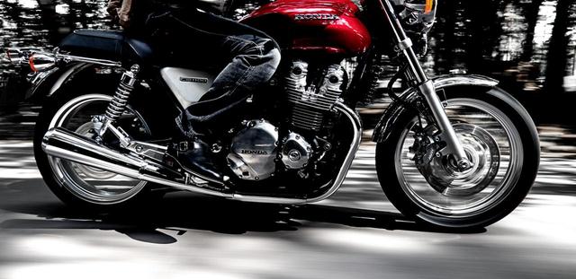 画像: HONDA公式サイトより/CB1100EX キャンディークロモスファイアレッド/価格:1,338,120円(税込) www.honda.co.jp