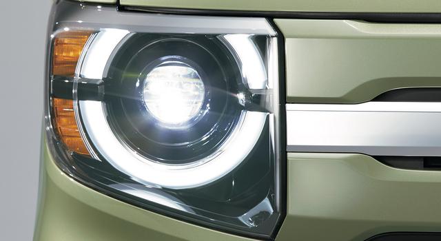 画像: ハイ/ローのLEDヘッドライトと、それを半円に囲むポジションランプを組み合わせて、つぶらな瞳をアレンジしています。キュート!