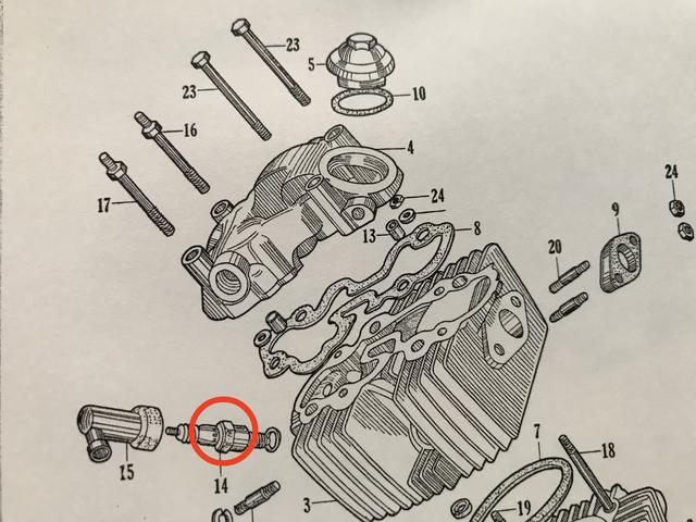 画像: 同じくスーパーカブC102のパーツリストより。丸で囲んでいるのが当時新たに作られた、「Cサイズ」の点火プラグです。