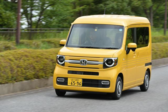 画像: 写真は6速マニュアルトランスミッション仕様車。軽バンに6速MTとはなんて贅沢な! ちなみにこの6速MTは、S660の6速MTがベースとなっている。