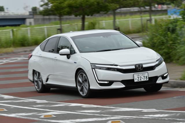 画像: 少しスポーティな走りを楽しむなら「Sport」モードがおススメ。普段はEV走行のクリーンな走りがいいだろう。