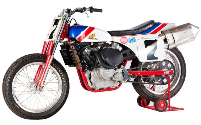 画像: 1982年型ホンダNS750。この市販レーサー版のRS750Dは、ハーレーダビッドソンXR750以外の最も好ましいダートトラッカーとして、多くの人に愛されました。 www.americanmotorcyclist.com