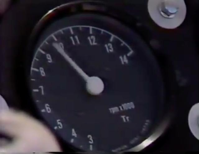 画像: フォ〜ン! とホンダV4サウンドが轟きます! www.youtube.com