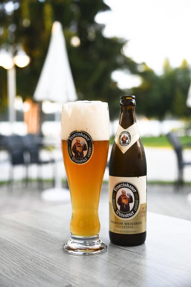 画像: 1日の終わり、夕食はヴァイツェン(白ビール)も楽しんだ。