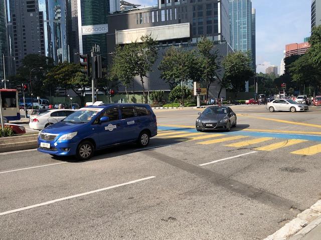 画像: レア車発見! CR-Z。