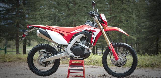 画像: HONDA公式サイトより/CRF450L /エクストリームレッド 税込1,296,000円 www.honda.co.jp