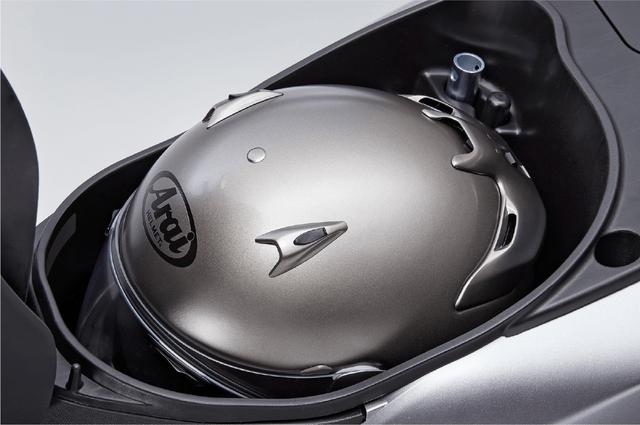 画像: HONDA公式さいとより/車体色はランベントシルバーメタリック www.honda.co.jp